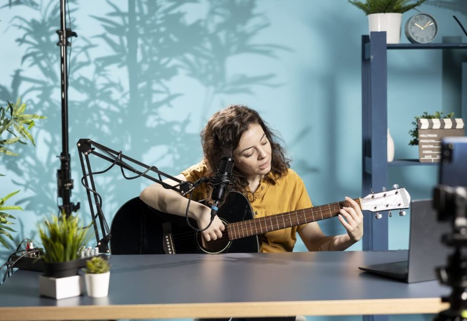 Every corner of our studio is optimized for creators—intuitive layouts, easy-to-use equipment, and a supportive environment to bring your ideas to life.